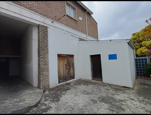 52M² BUSINESS CENTRE SOLD IN KLEINMOND CENTRAL
